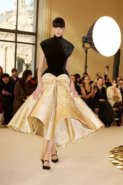 Look 14